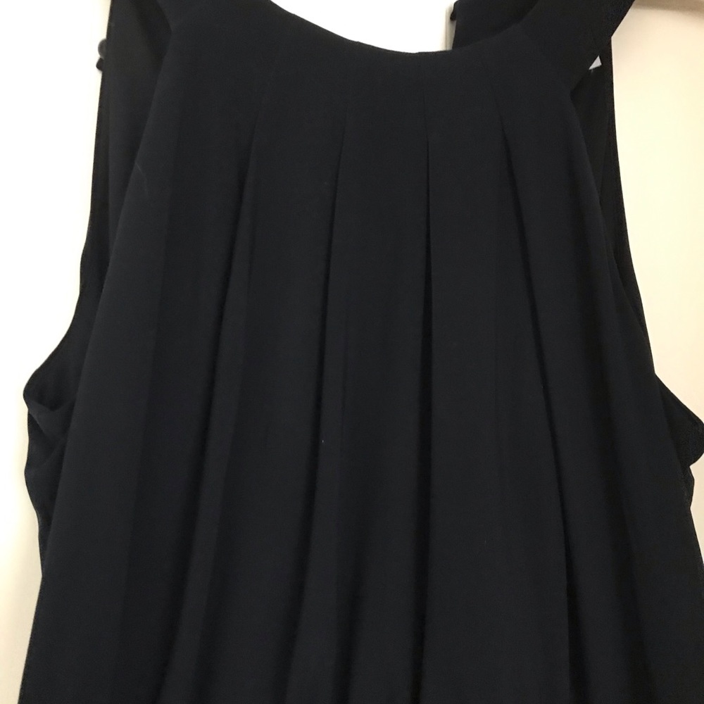 Emma & Michele stunning black pants suit. Pleated front & tie waist.